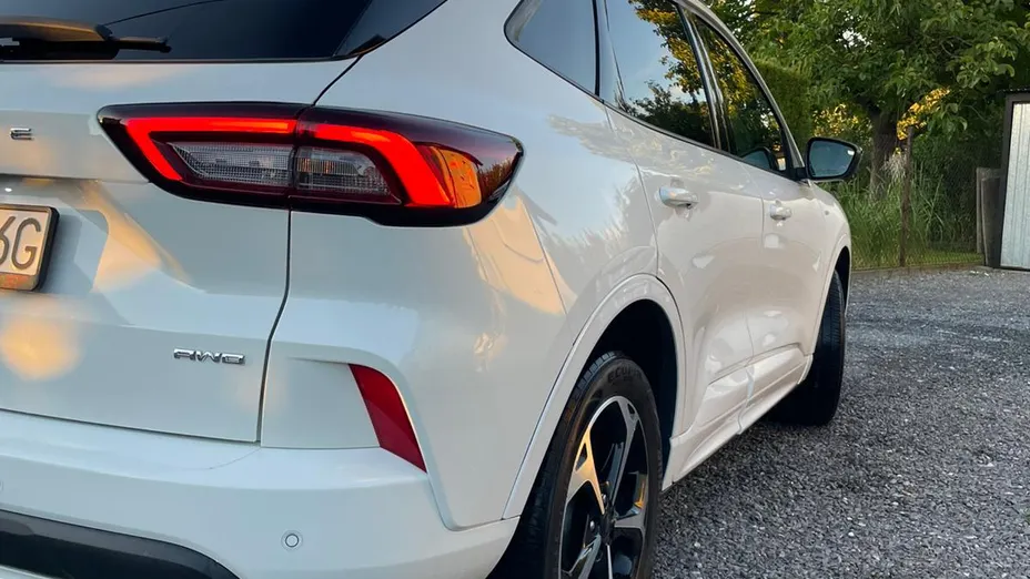 FORD Escape -