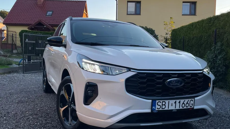 FORD Escape -