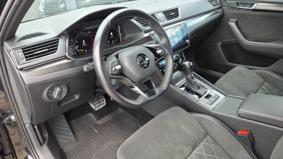 SKODA Superb Superb 2.0 TDI SCR Sportline DSG