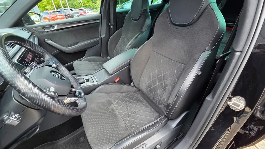 SKODA Superb Superb 2.0 TDI SCR Sportline DSG