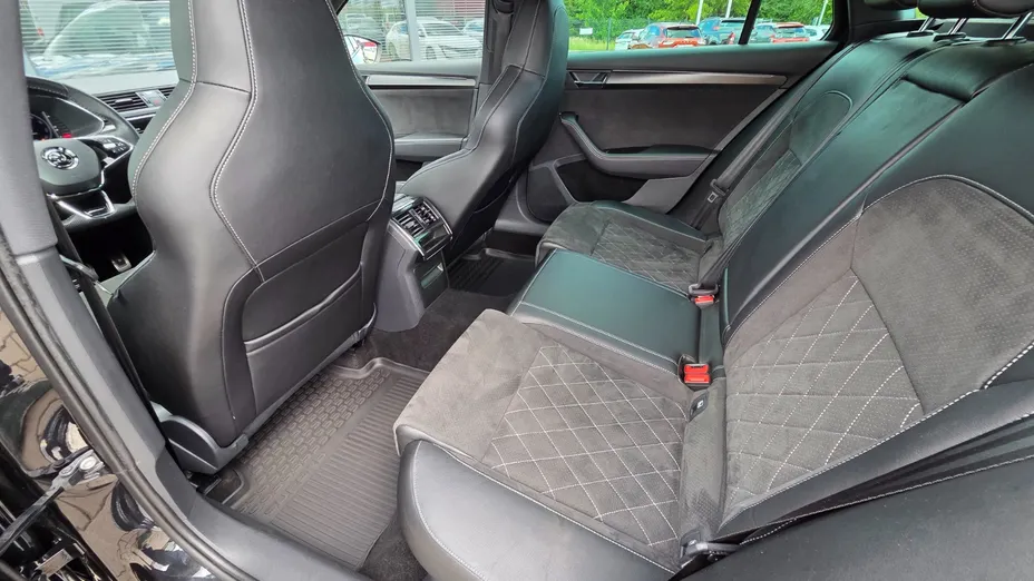 SKODA Superb Superb 2.0 TDI SCR Sportline DSG
