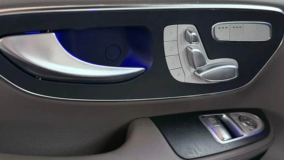 MERCEDES-BENZ V Klasa V 300 d 4-Matic 9G-Tronic Exclusive (długi)