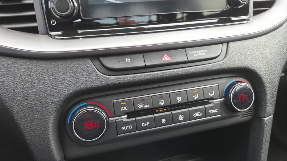 KIA Cee'd Ceed 1.5 T-GDI Business Line