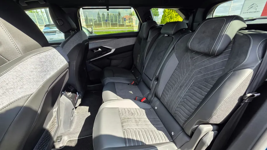 PEUGEOT 5008 5008 1.2 PureTech mHEV GT Exclusive S&S e-DCS6 Nowy