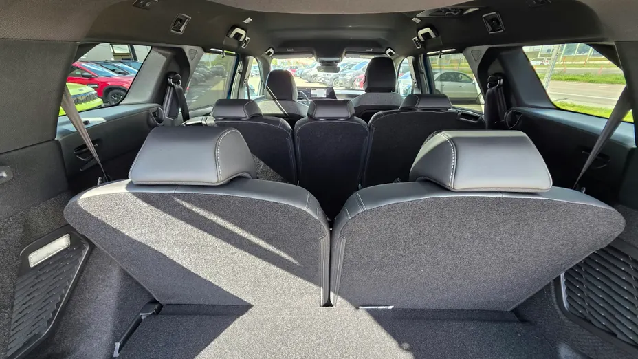 PEUGEOT 5008 5008 1.6 PHEV 225 GT Exclusive S e-DCS7 Nowy