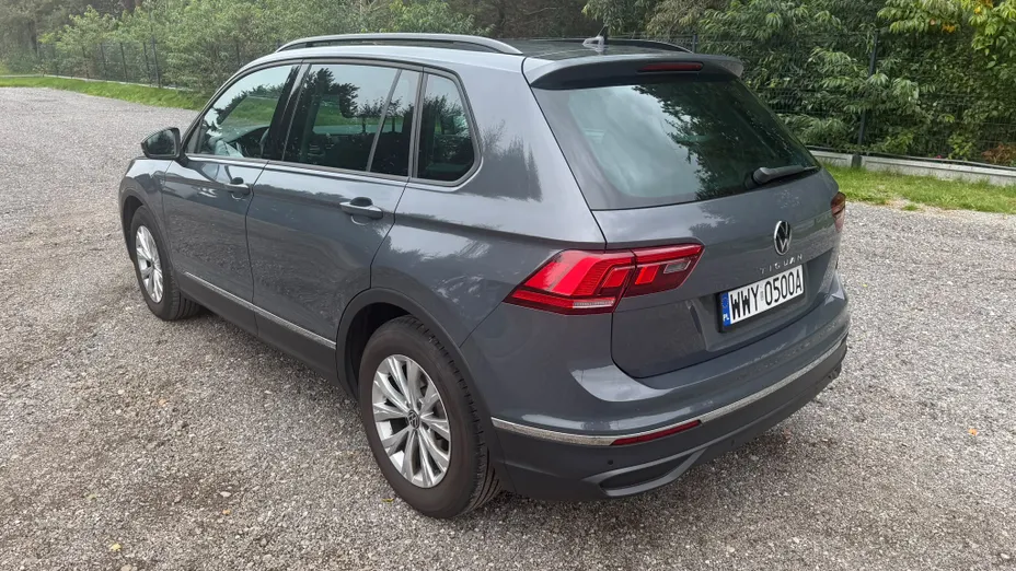 VOLKSWAGEN Tiguan -