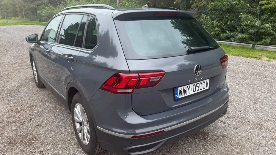 VOLKSWAGEN Tiguan -
