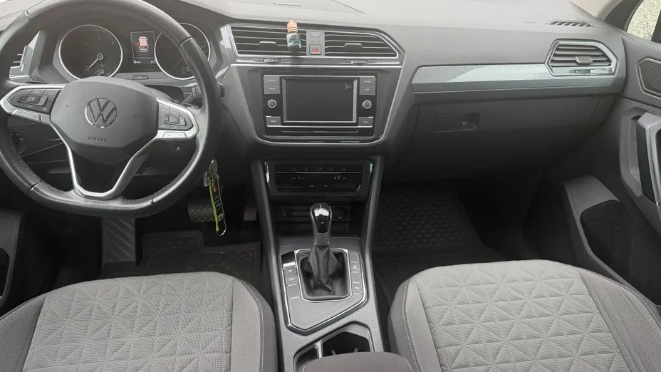 VOLKSWAGEN Tiguan -