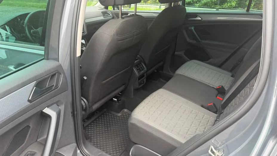 VOLKSWAGEN Tiguan -