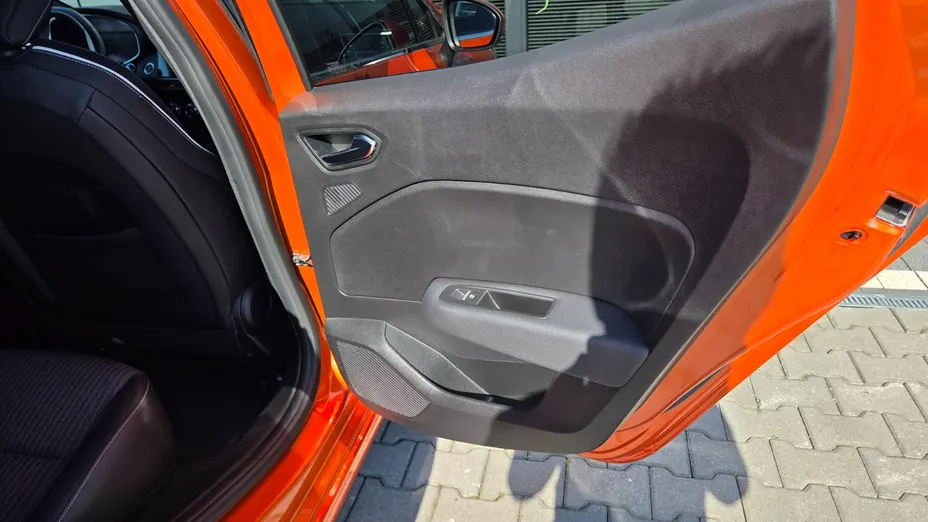 RENAULT Clio Clio 1.3 TCe Intens EDC