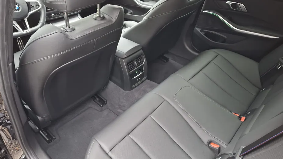 BMW Seria 3 320i M Sport sport-aut