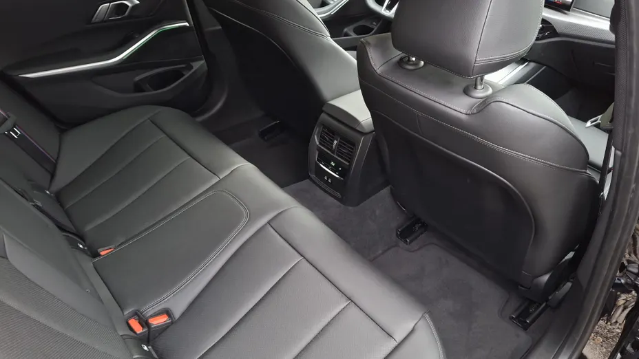 BMW Seria 3 320i M Sport sport-aut