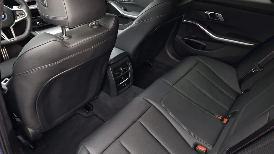 BMW Seria 3 320i M Sport sport-aut