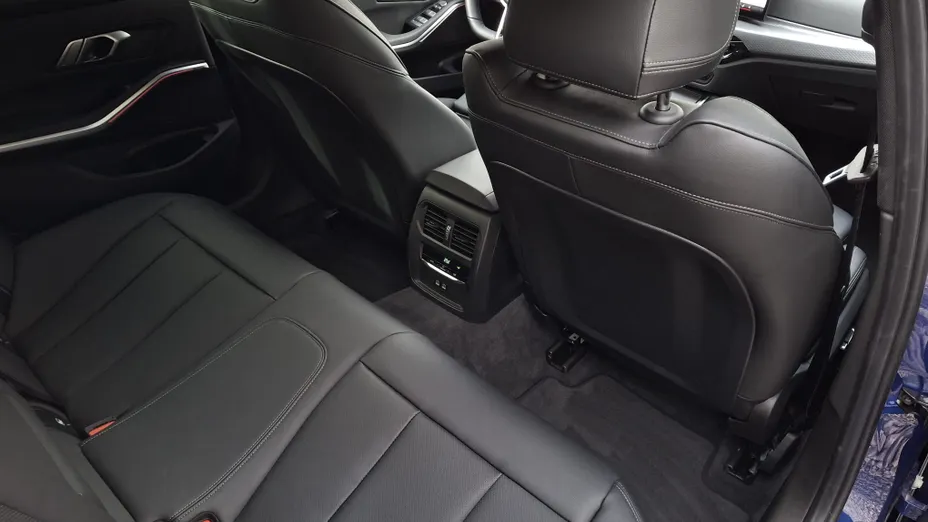 BMW Seria 3 320i M Sport sport-aut
