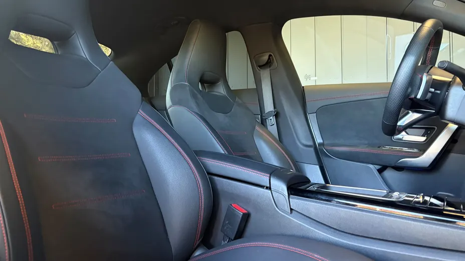 MERCEDES-BENZ CLA CLA 200 AMG Line 7G-DCT