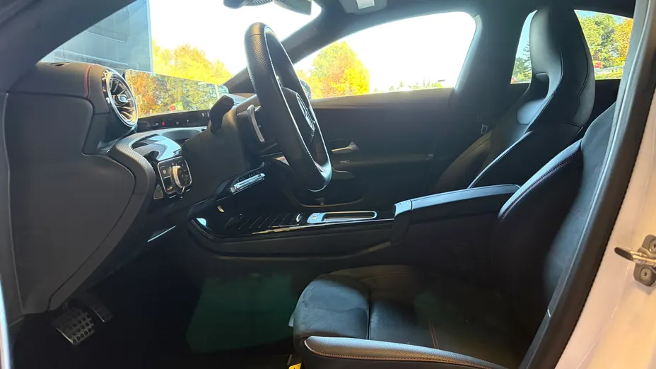 MERCEDES-BENZ CLA CLA 200 AMG Line 7G-DCT