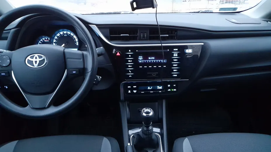 TOYOTA Auris Auris 1.33 VVT-i Active