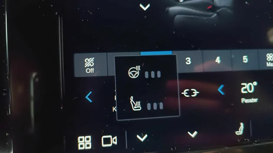 VOLVO XC40 XC40 B3 Plus Dark aut