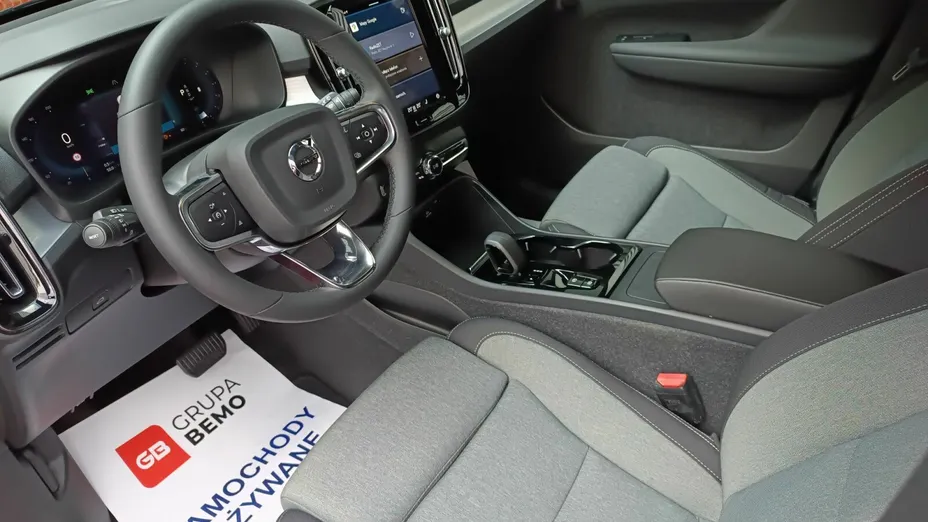 VOLVO XC40 XC40 B3 Plus Dark aut