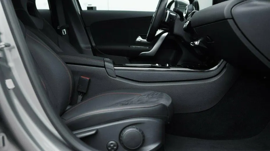 MERCEDES-BENZ A Klasa A 200 AMG Line 7G-DCT