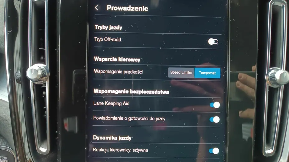 VOLVO XC40 XC40 B3 Plus Dark aut