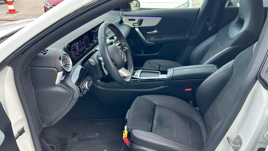 MERCEDES-BENZ CLA CLA 200 AMG Line 7G-DCT