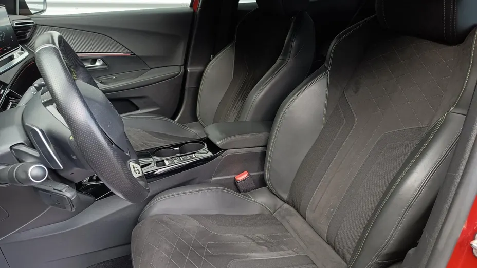 PEUGEOT 2008 2008 1.2 PureTech GT Pack S&S EAT8