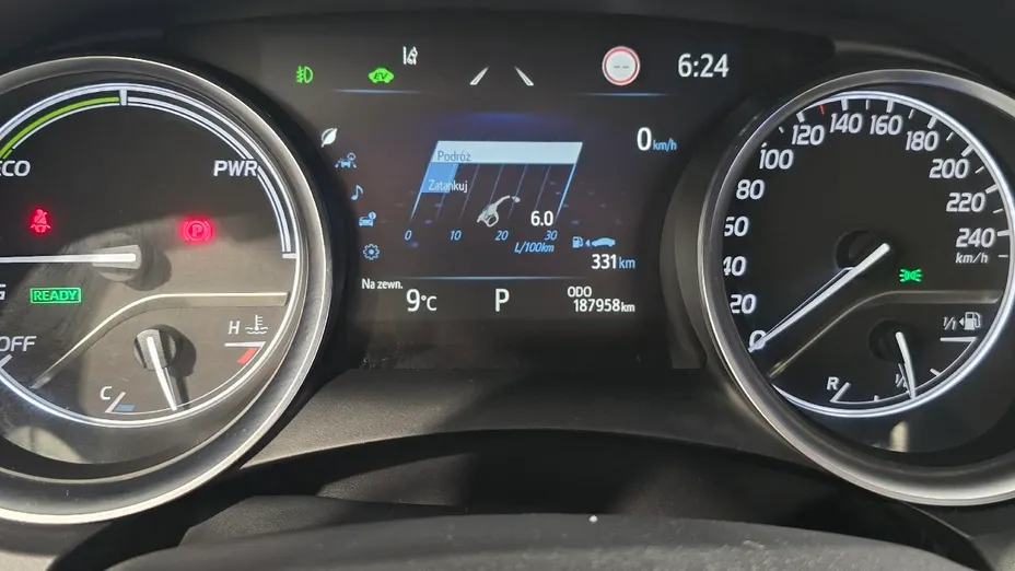 TOYOTA Camry -