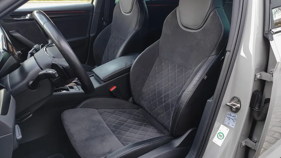 SKODA Superb Superb 2.0 TDI SCR Sportline DSG