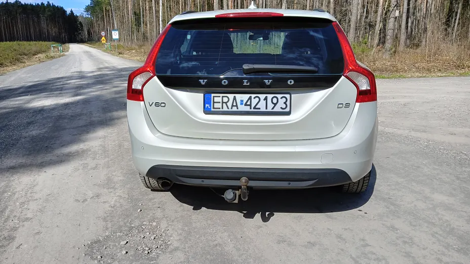 VOLVO V60 V60 D3 Drive-E Dynamic Edition (Momentum)