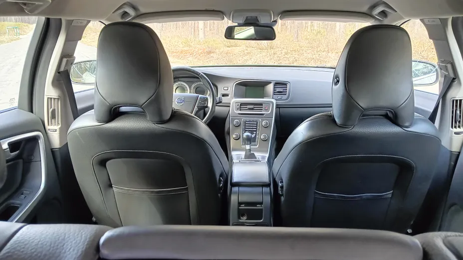 VOLVO V60 V60 D3 Drive-E Dynamic Edition (Momentum)