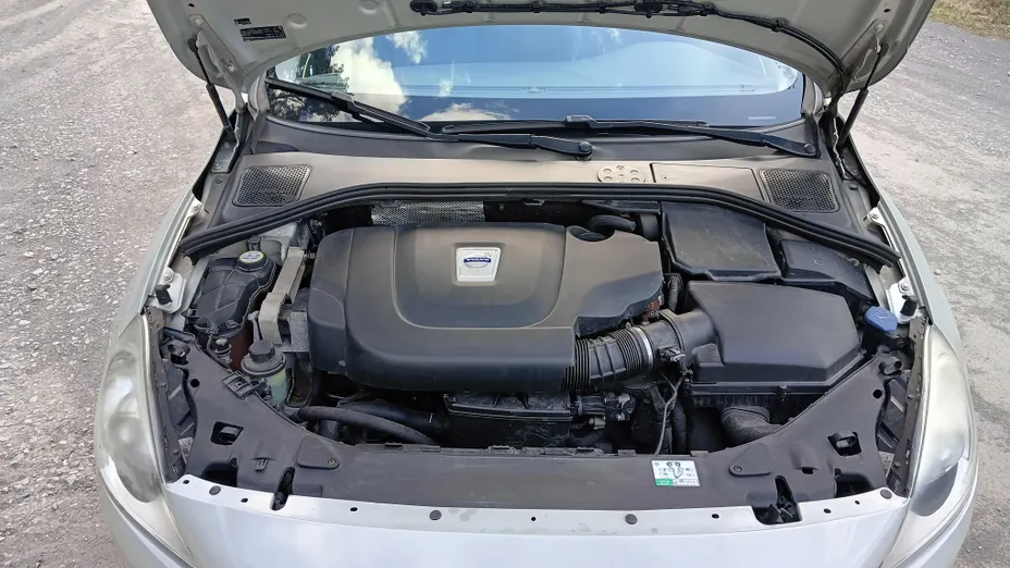 VOLVO V60 V60 D3 Drive-E Dynamic Edition (Momentum)