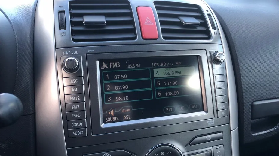 TOYOTA Auris Auris 1.6 Luna