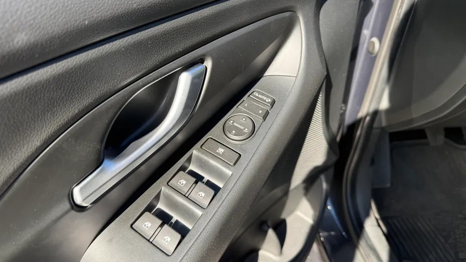 HYUNDAI i30 i30 1.0 T-GDI Smart