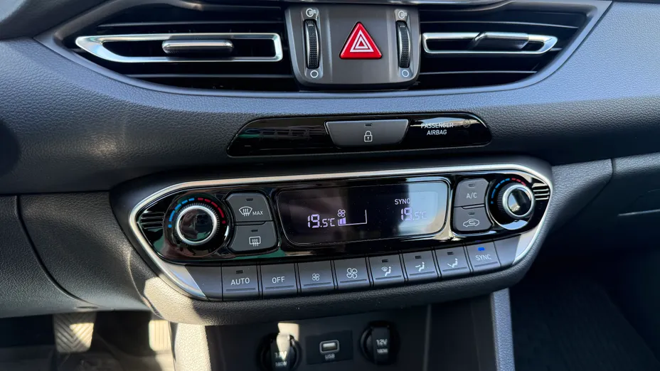 HYUNDAI i30 i30 1.0 T-GDI Smart