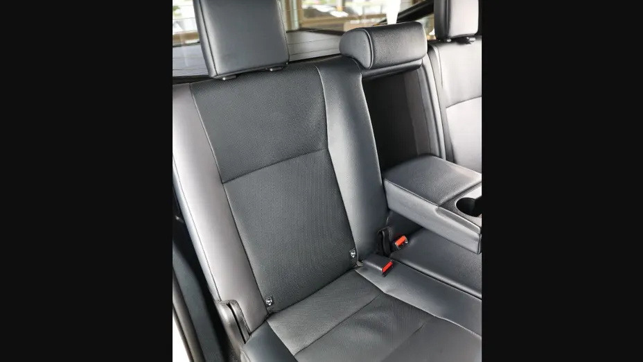 TOYOTA HiLux Hilux 2.8 D-4D Double Cab Invincible 4x4 aut