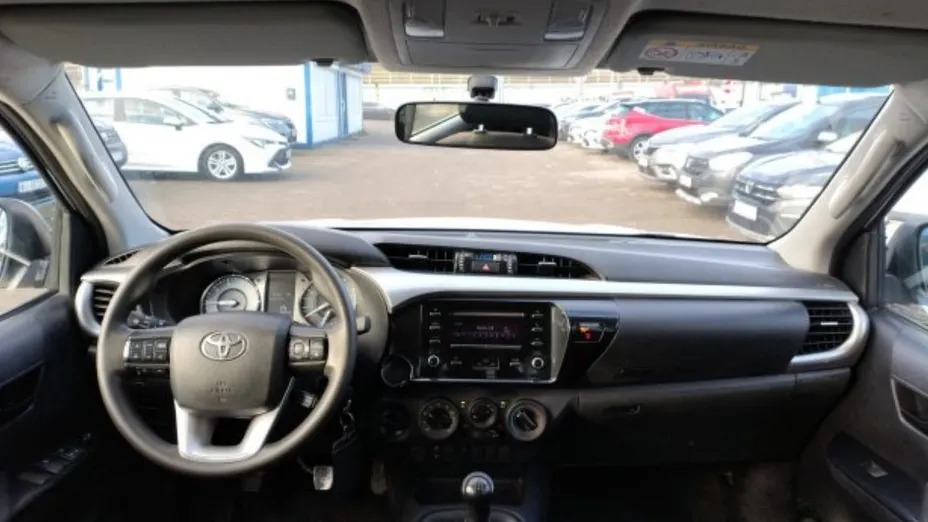 TOYOTA HiLux Hilux 2.4 D-4D Double Cab DLX 4x4