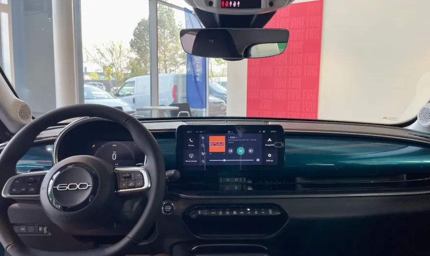 FIAT 600 600 1.2 Turbo Hybrid Pop eDCT Nowy