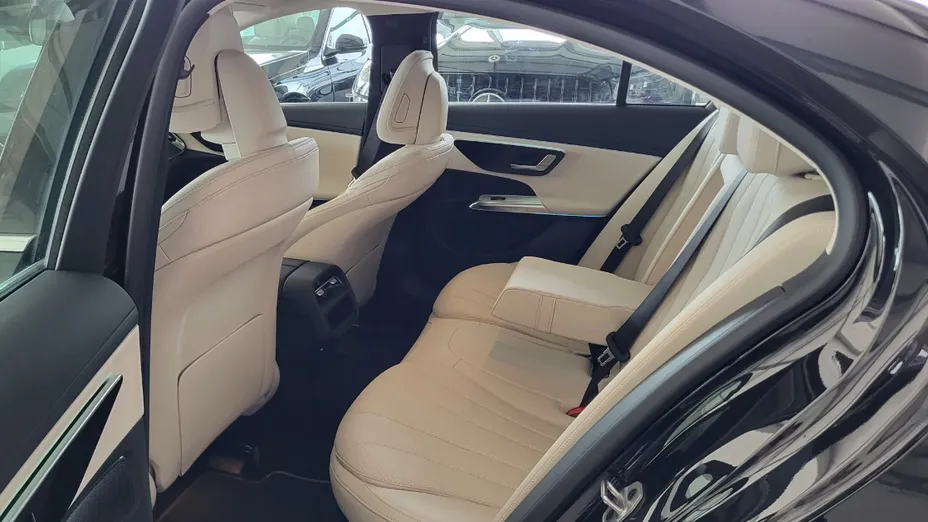 MERCEDES-BENZ E Klasa E 200 mHEV Avantgarde 9G-Tronic
