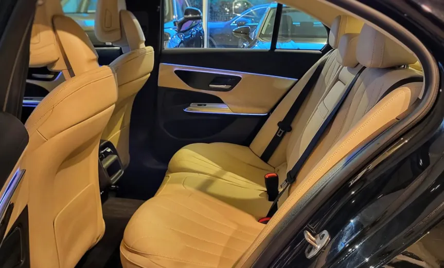 MERCEDES-BENZ E Klasa E 200 mHEV Avantgarde 9G-Tronic