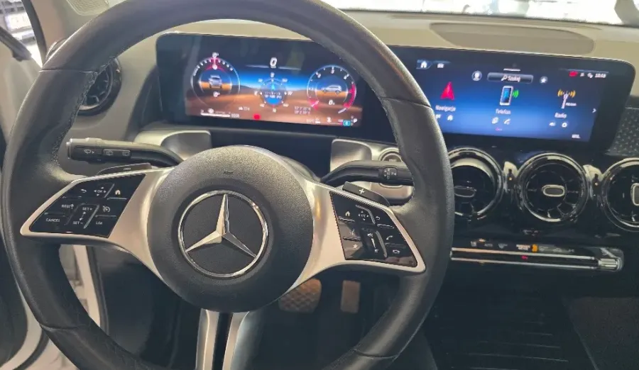 MERCEDES-BENZ GLB GLB 200 d 4-Matic 8G-DCT