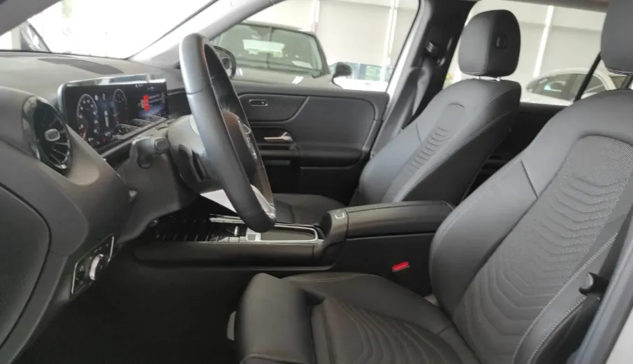 MERCEDES-BENZ GLB GLB 200 d 4-Matic 8G-DCT
