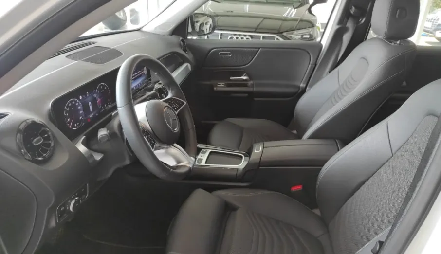 MERCEDES-BENZ GLB GLB 200 d 4-Matic 8G-DCT