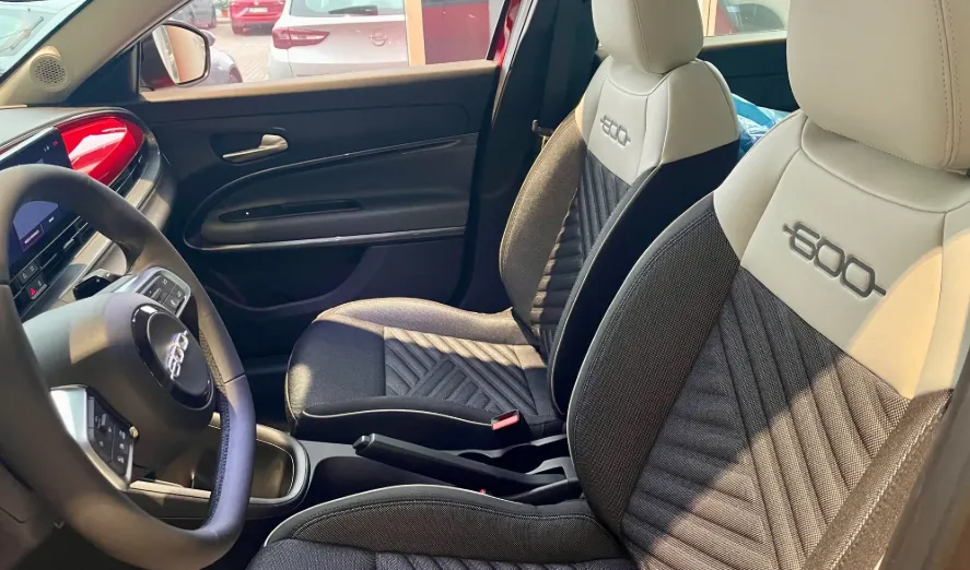 FIAT 600 600 1.2 Turbo Hybrid Icon eDCT Nowy