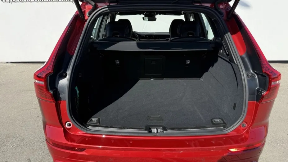 VOLVO XC60 XC60 B5 B AWD Plus Dark aut