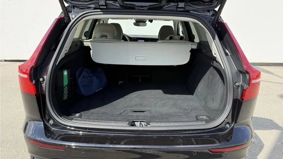 VOLVO V60 V60 B4 B Plus Dark aut