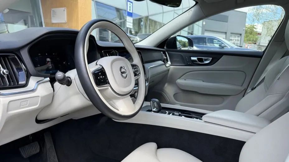 VOLVO V60 V60 B4 B Plus Dark aut
