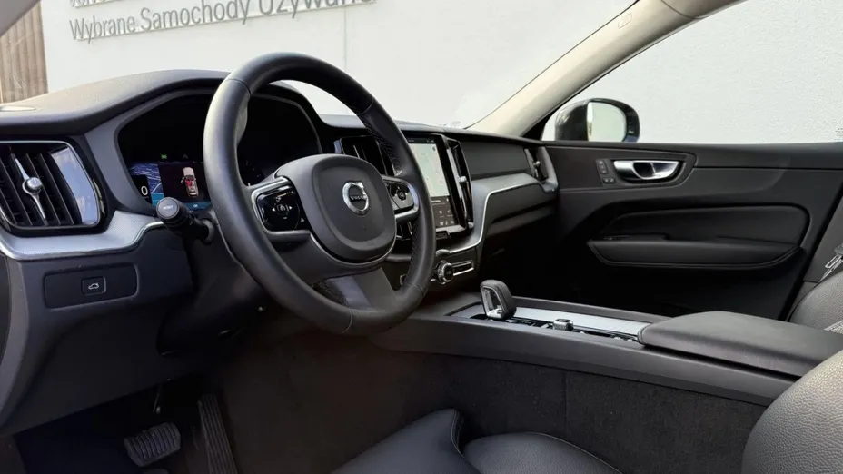 VOLVO XC60 XC60 B4 D AWD Plus Dark aut