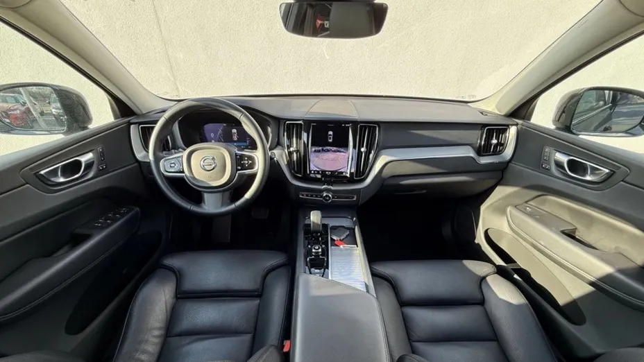 VOLVO XC60 XC60 B4 D AWD Plus Dark aut