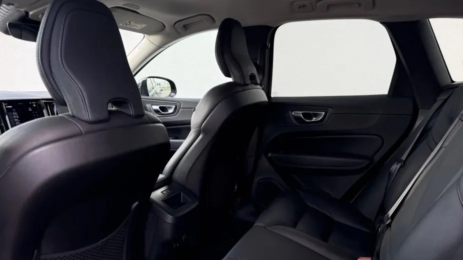 VOLVO XC60 XC60 B4 D AWD Plus Dark aut